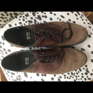 Nun bush Broadway brown size 13 Medium